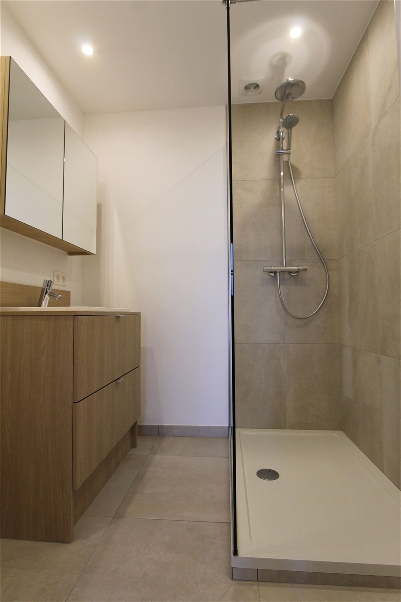 Ultralicht, trendy 1 SLPK appartement met prachtig zicht! - foto 5