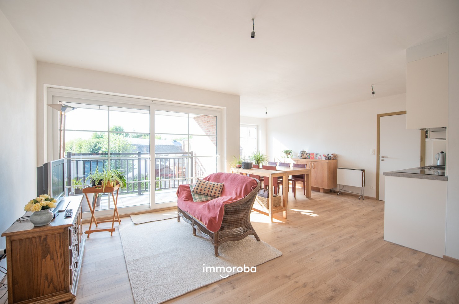 Centraal gelegen nieuwbouwappartement met 1 slaapkamer te koop te Waregem. - foto 1