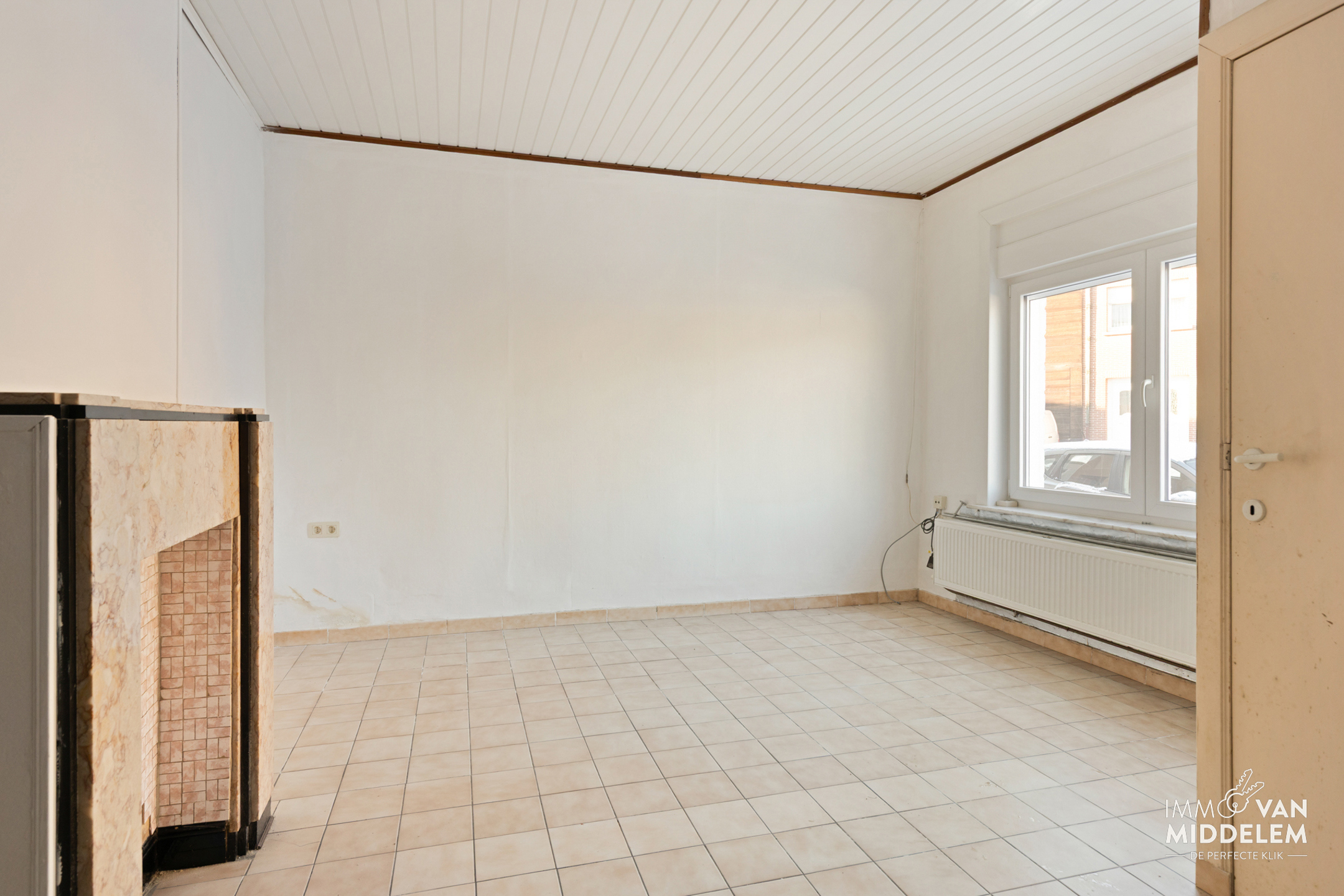 TE RENOVEREN STARTERSWONING MET 2 SLAAPKAMERS EN GARAGE - foto 4