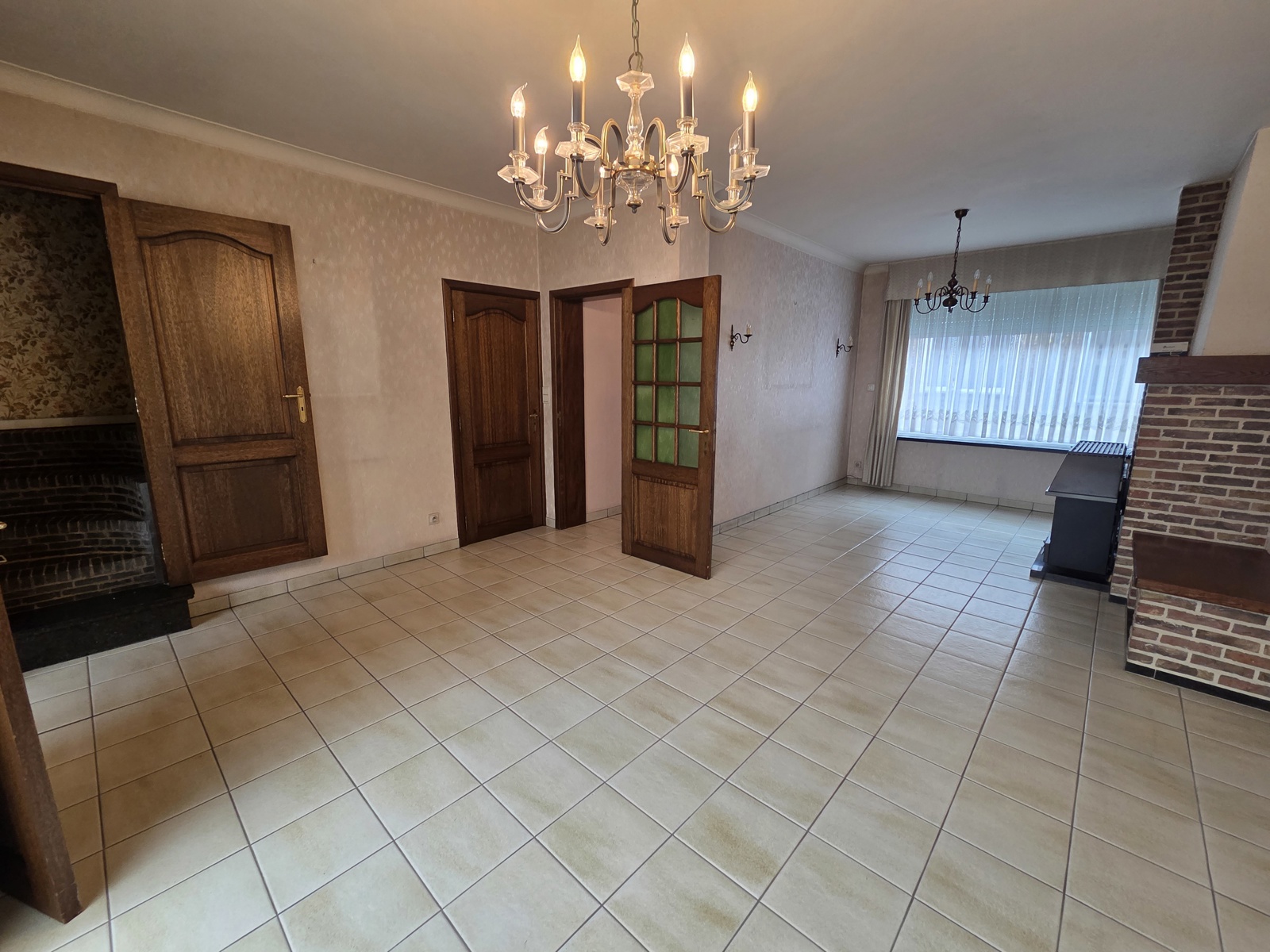 Goedgelegen woning met garage en mooie tuin - foto 3