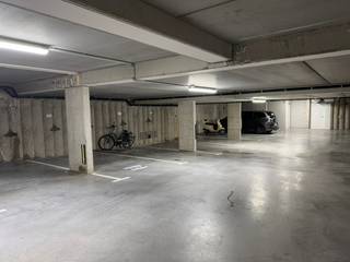 Deze autostaanplaats bevindt zich in het ondergronds complex van de nieuwbouwresidentie Maiden Lane, gelegen in het centrum van Nieuwpoort stad op...