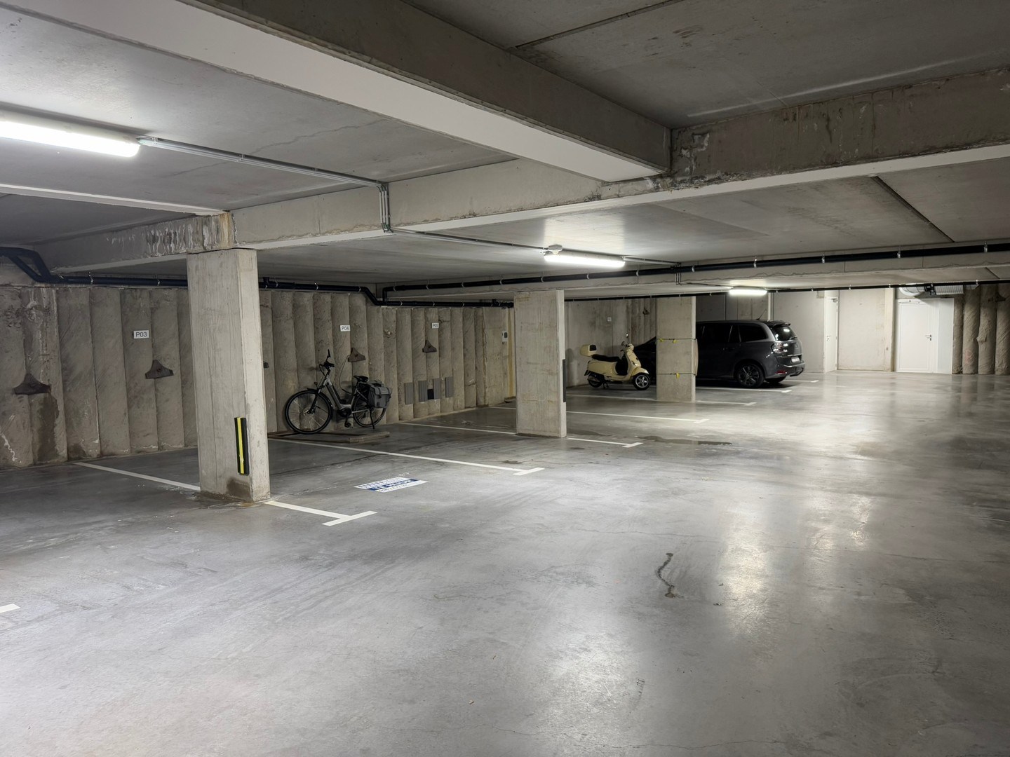Ondergrondse autostaanplaats te huur in het centrum van Nieuwpoort Stad - foto 2