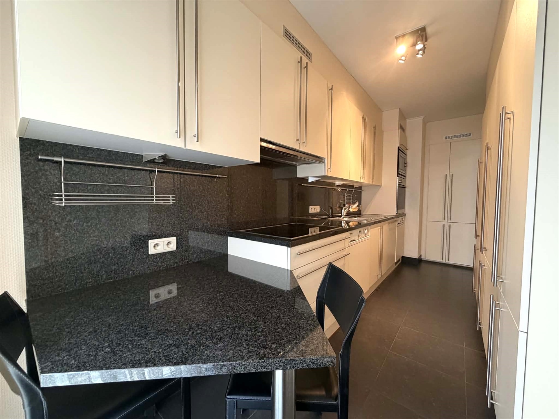 Apartment for rent in Berchem-Sainte-Agathe with 2 bedrooms - photo 1