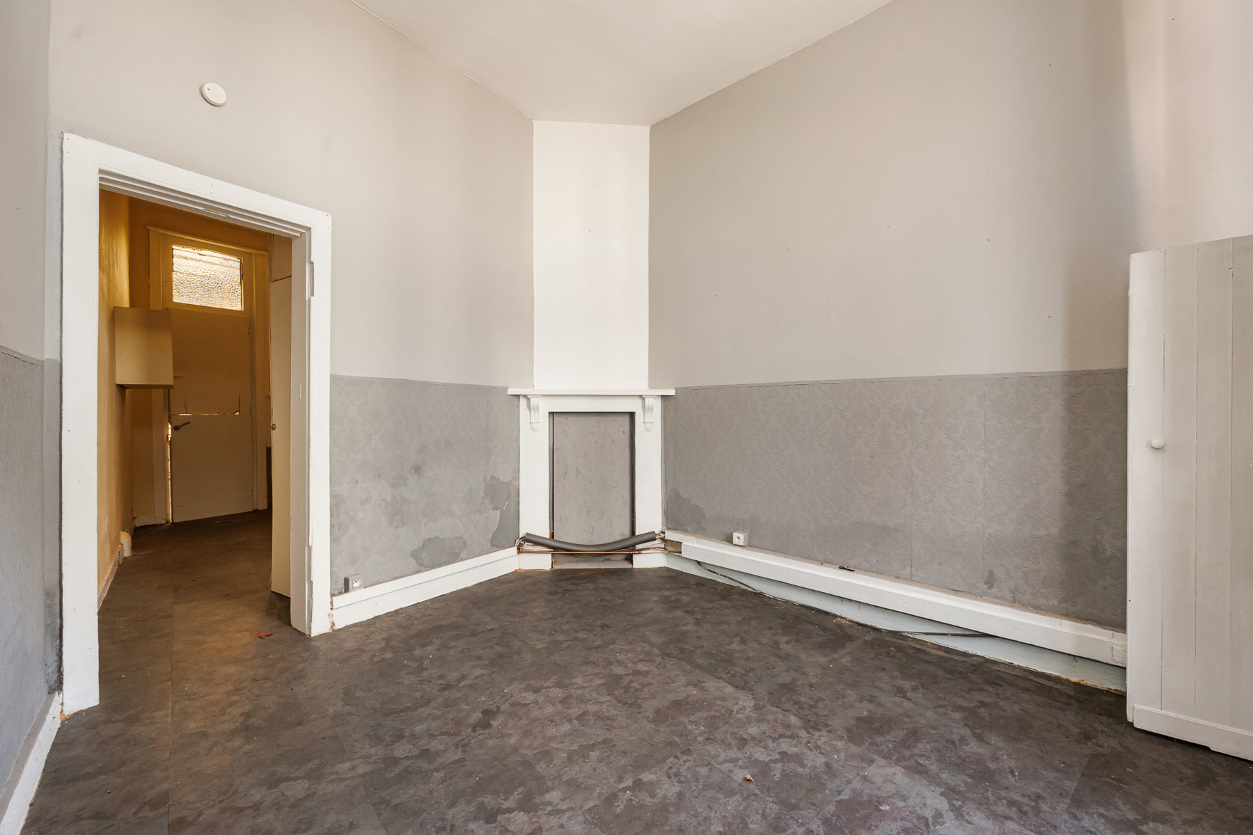 Te renoveren woning met ruime garage - foto 5