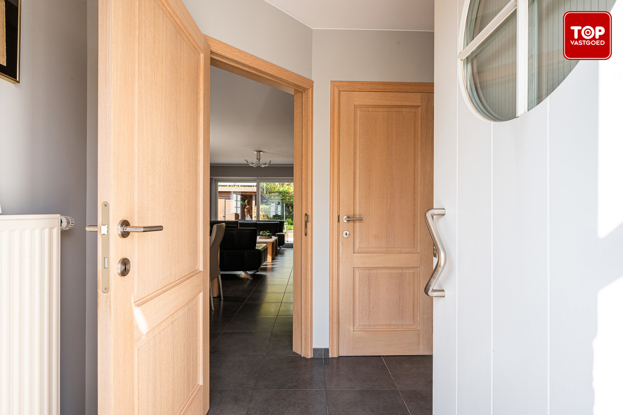 Instapklare woning in rustige straat met 3 slaapkamers, tuin en garage. - foto 3