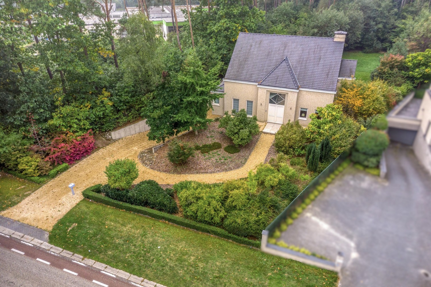 House for sale in Maasmechelen with 4 bedrooms - photo 4