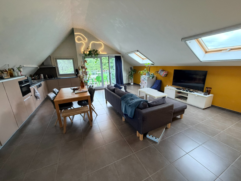 --- NIEUW --- Prachtig gelegen 1-slaapkamerappartement met autostaanplaats, terras én tuin! - foto 2