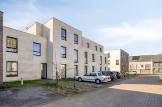 This bright apartment offers a pleasant living room, a practical kitchen and two cozy bedrooms, ideal for starters or as an investment. There is...