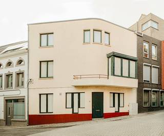 In de historische stadskern van Tongeren bieden wij dit karaktervolle pand met enorm potentieel aan. Bent u op zoek naar een project waarbij u...