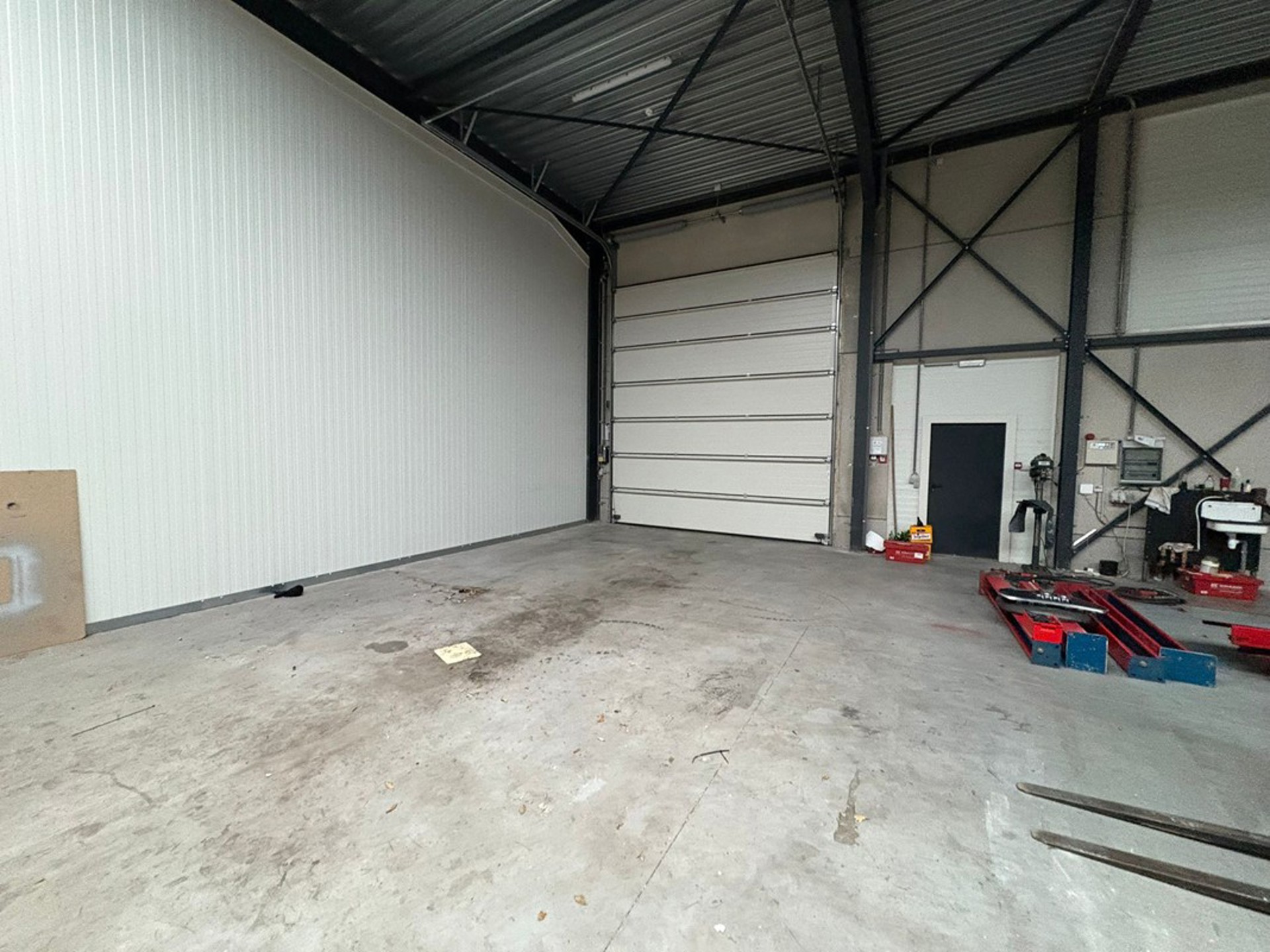 Moderne KMO unit (430m²) te huur. - foto 3