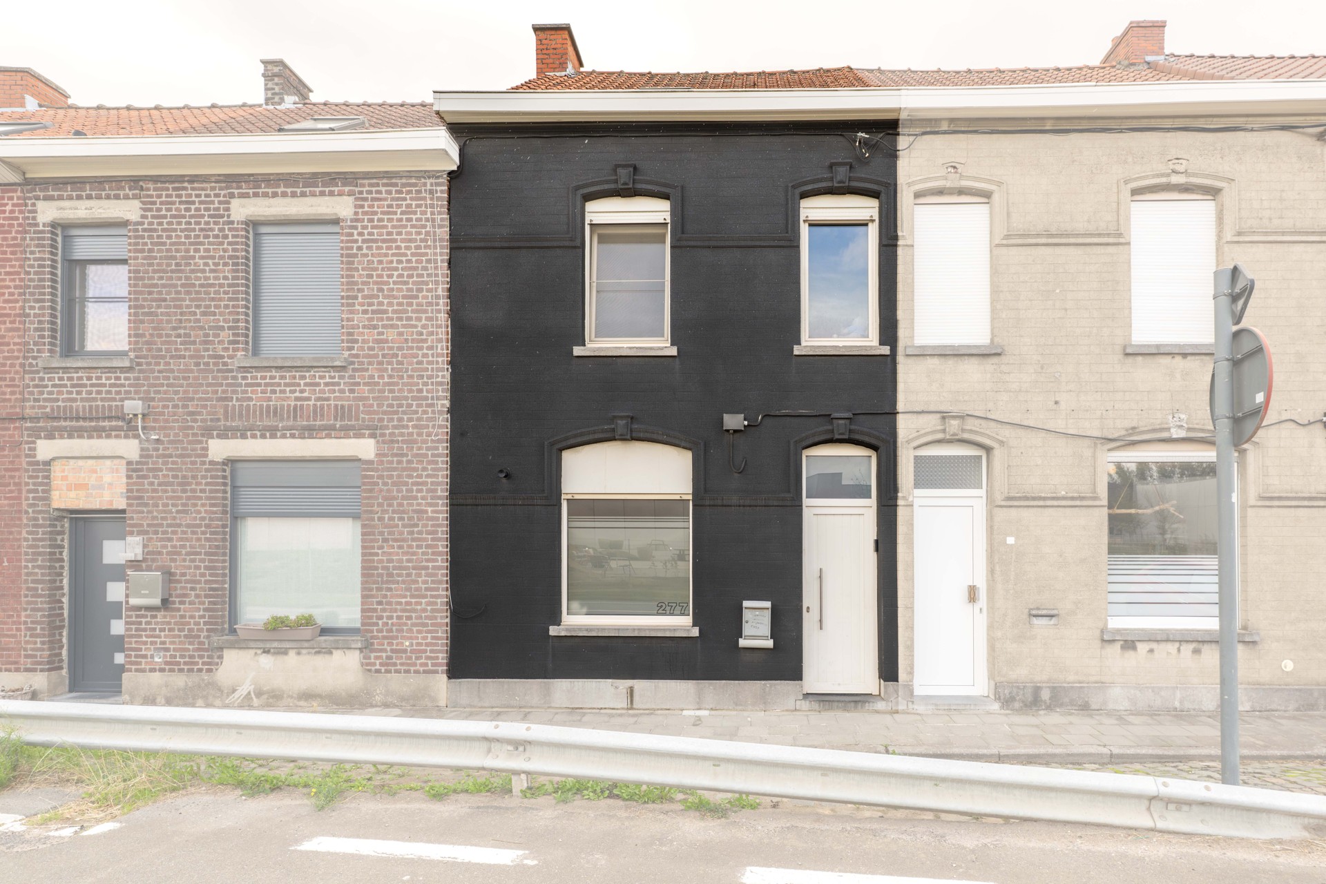 Charmevolle te renoveren woning met 3 slaapkamers en tuin op perceel van 405 m² te koop in Aalbeke - foto 2