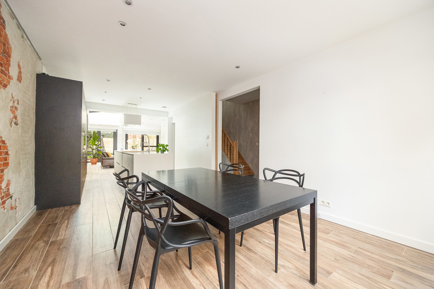 Recent gerenoveerde woning met 3 slaapkamers in het hartje van Schoten! - foto 3