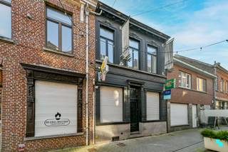 In het hartje van Izegem op een uiterst commerciële locatie is dit uniek handelspand terug te vinden in de bekende...