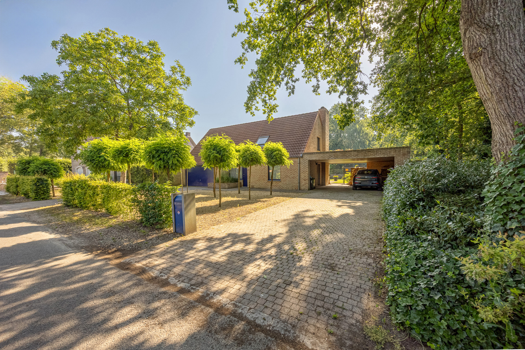 Ruime villa op 2.715 m² in een rustige en groene omgeving - foto 5