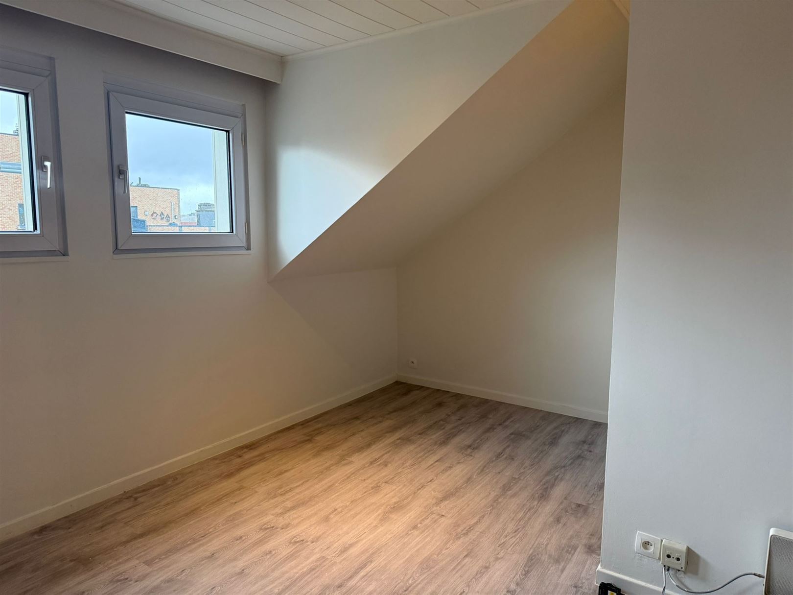 TE HUUR: Dakappartement met 1 slaapkamer in Hasselt! - foto 5