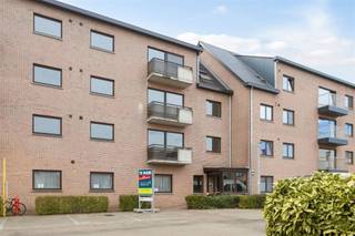 Appartement met rustige ligging in een autoluwe wijk aan het centrum van Aarschot.Dit appartement is van begin tot einde volledig gerenoveerd in 2022...