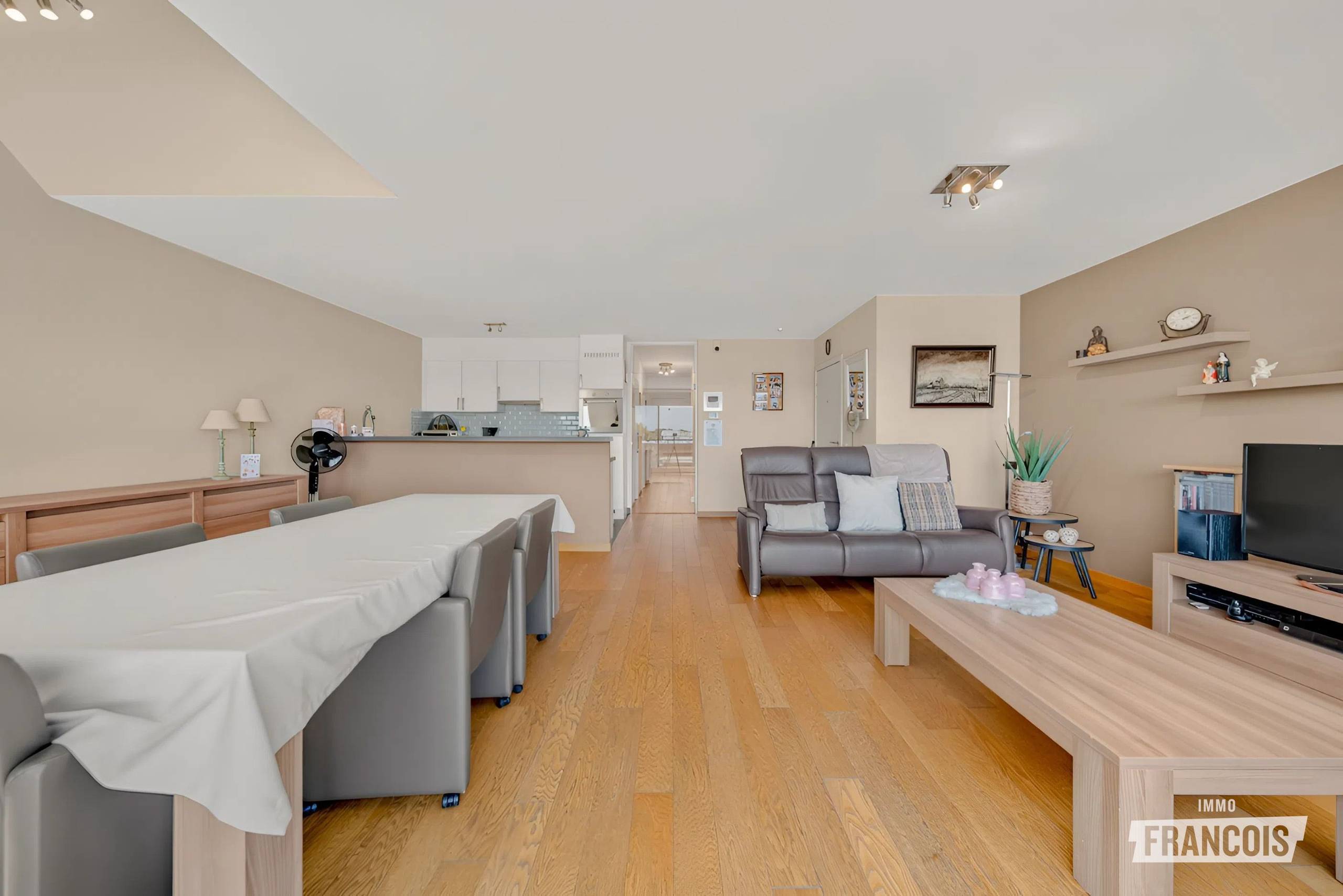 Ruim en instapklaar appartement met zonnig terras in hartje Harelbeke te koop! - foto 5