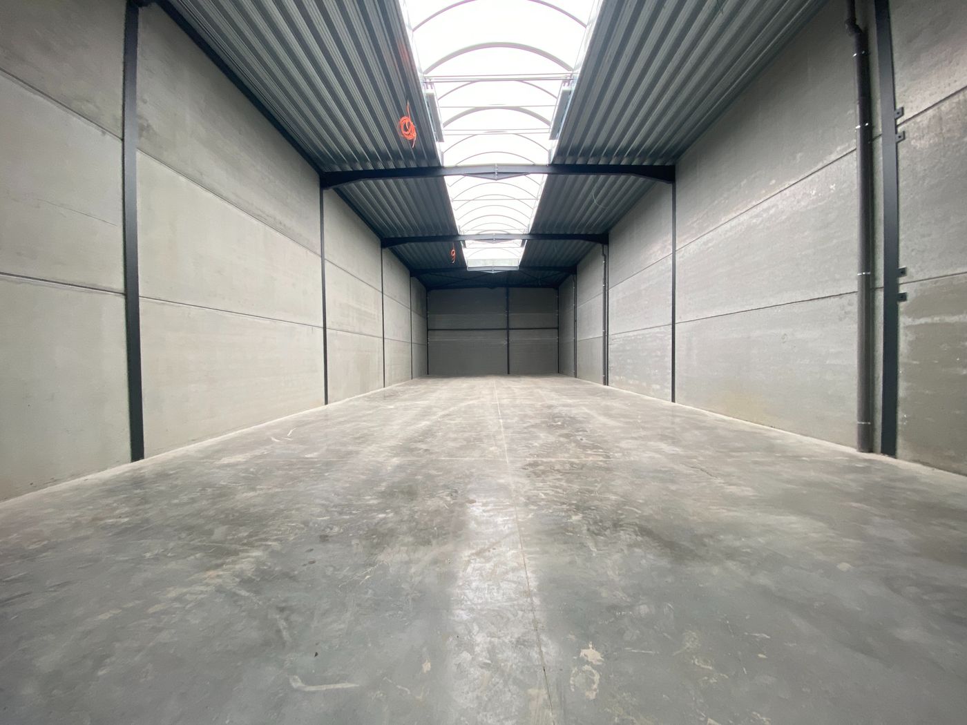 300 m² KMO-unit te huur in Oostkamp - photo 5