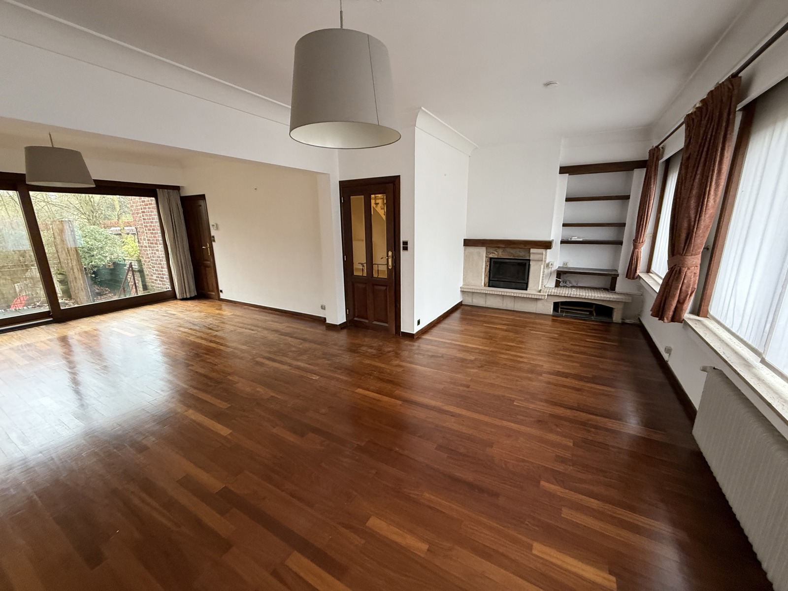 Ruime woning met 4 slaapkamers, garage en tuin in Dilbeek - foto 2