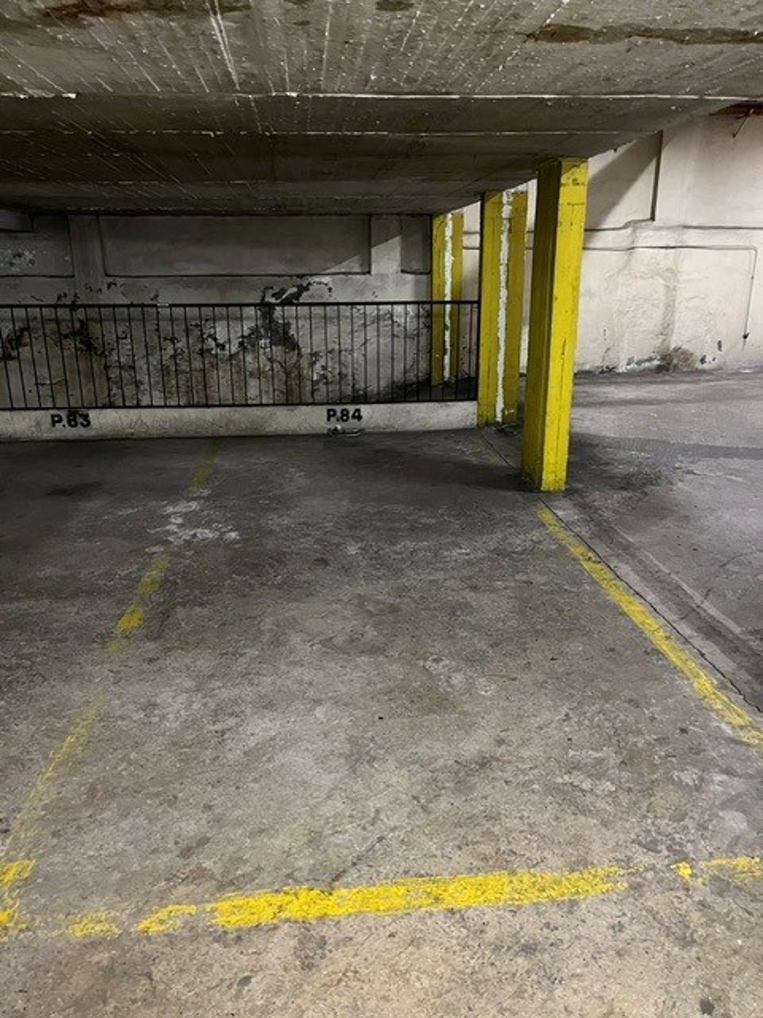 Autostaanplaats in de Harmoniewijk. - foto 2