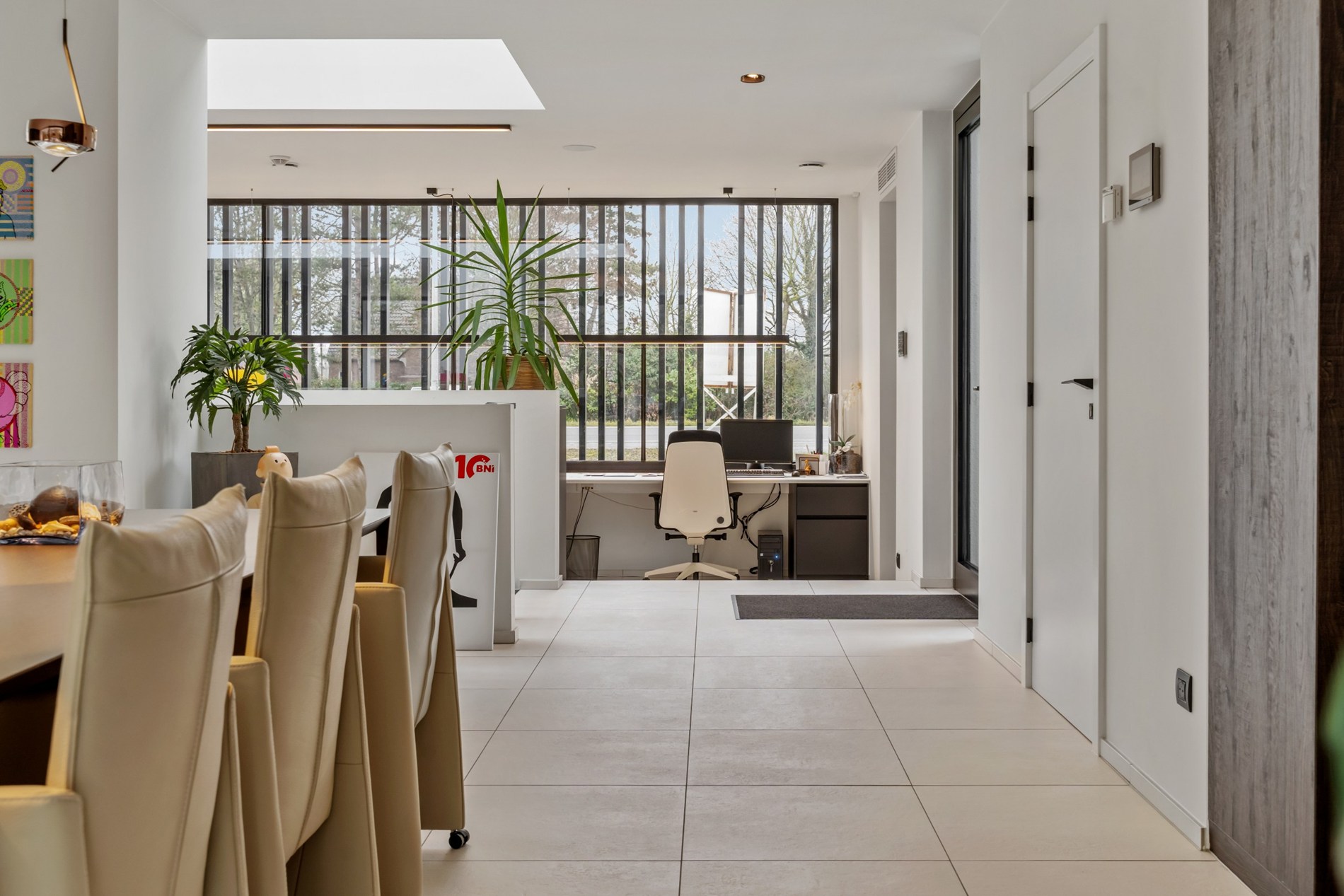 Energiezuinige building met 2 appartementen, handelsruimte en ondergrondse autostaanplaatsen in Diepenbeek - foto 3