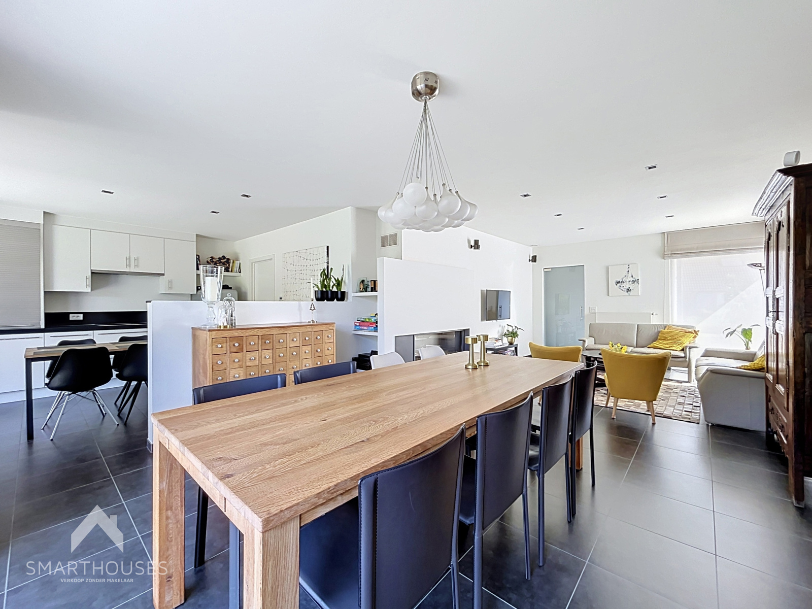 Instapklare woning met 4 slpks, garage en aangelegde tuin. - foto 4