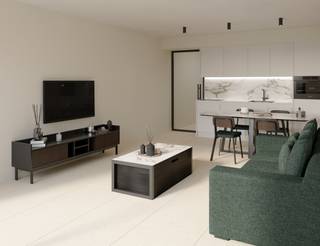 Dit gloednieuwe complex omvat <strong>50 smaakvol afgewerkte appartementen</strong>, verdeeld over het gelijkvloers en twee verdiepingen. Elk appartement is tot in de kleinste details ingericht en volledig afgewerkt.<br />Met slaapplaats voor 4 tot 6 personen, zonnige terrassen, 39 parkeerplaatsen en een fietsenstalling, is dit project ontworpen om zowel comfort als rendement te maximaliseren.<br />De appartementen bestaan uit drie verschillende types, waarvan de plannen alsook aanvullende documentatie, zoals de verdiepingsplannen, het lastenboek en de brochure, beschikbaar zijn via Caenen.be onder 'Downloads' bij het project.<br /><br /><u>Slim investeren met zorgeloos verhuurbeheer:</u><br />Wat Residentie <strong>Naudi</strong> onderscheidt, is het unieke <strong>verhuurconcept</strong> onder centraal beheer. Een ervaren team neemt zowel het property management als revenue management op zich, zodat u zonder zorgen geniet van uw investering.<br />Bovendien profiteert u als eigenaar van drie weken gratis privégebruik per jaar, waardoor uw vastgoed niet alleen financieel aantrekkelijk is, maar ook een plek biedt voor persoonlijke ontspanning.<br /><br /><u>Belastingsvoordelen en groeipotentieel:</u><br />Een belangrijke meerwaarde van dit project is de mogelijkheid tot <strong>volledige BTW-recuperatie</strong>, wat uw rendement aanzienlijk verhoogt.<br />Daarnaast maakt de strategische ligging in Nieuwpoort deze investering extra interessant: een dynamische vastgoedmarkt gecombineerd met een toeristische hotspot die het hele jaar door bezoekers aantrekt.<br /><br /><u>Duurzaam, modern en energiezuinig:</u><br />Residentie <strong>Naudi</strong> is ontworpen met oog voor hedendaagse architectuur en duurzame materialen. Strakke gevels met warme accenten (Rockpanel), <strong>ruime terrassen</strong> en een doordachte indeling zorgen voor een moderne uitstraling en optimaal <strong>comfort</strong>.<br />Alle appartementen zijn <strong>hoogwaardig afgewerkt en volledig gemeubileerd, inclusief schilderwerken en alle benodigdheden</strong> zoals deco, keukengerei, lakens en handdoeken.<br />Daarnaast zijn ze uitgerust met vloerverwarming, zonnepanelen en <strong>geothermische warmtepompen</strong>, wat resulteert in een <strong>energiezuinig </strong>verblijf (E-peil 20). <br />Als extra voordeel door het behalen van E-peil 20, heeft u als eigenaar voor 5 jaar lang 50% vermindering op de onroerende voorheffing.<br /><br /><u>Nieuwpoort: een locatie met blijvende waarde:</u><br />Met een <strong>prachtige kustlijn</strong>, levendige winkelstraten, gezellige horecazaken en een rijke cultuur, biedt Nieuwpoort een ideale mix van ontspanning en recreatie. Op wandelafstand van uw appartement vindt u een breed zandstrand, hippe boetieks en diverse vrijetijdsmogelijkheden. Dankzij de voortdurende populariteit van de Belgische kust blijft vastgoed in deze regio een waardevolle investering.<br /><br /><br /><strong>Naudi</strong> combineert een aantrekkelijke vastgoedbelegging met een zorgeloos verhuurbeheer en instapklaar comfort.<br />Profiteer van deze unieke kans om uw vermogen te laten groeien in een bloeiende kuststad waar het hele jaar door iets te beleven valt.<br /><br /><strong>Invest smart, Invest Naudi.</strong>
<ul>
<li>Bezoek Caenen Nieuwpoort voor meer informatie en vraag de rendementsberekening op.</li>
<li>De aanschaf van een parkeerplaats is een vereiste bij de aankoop van een appartement.</li>
</ul>