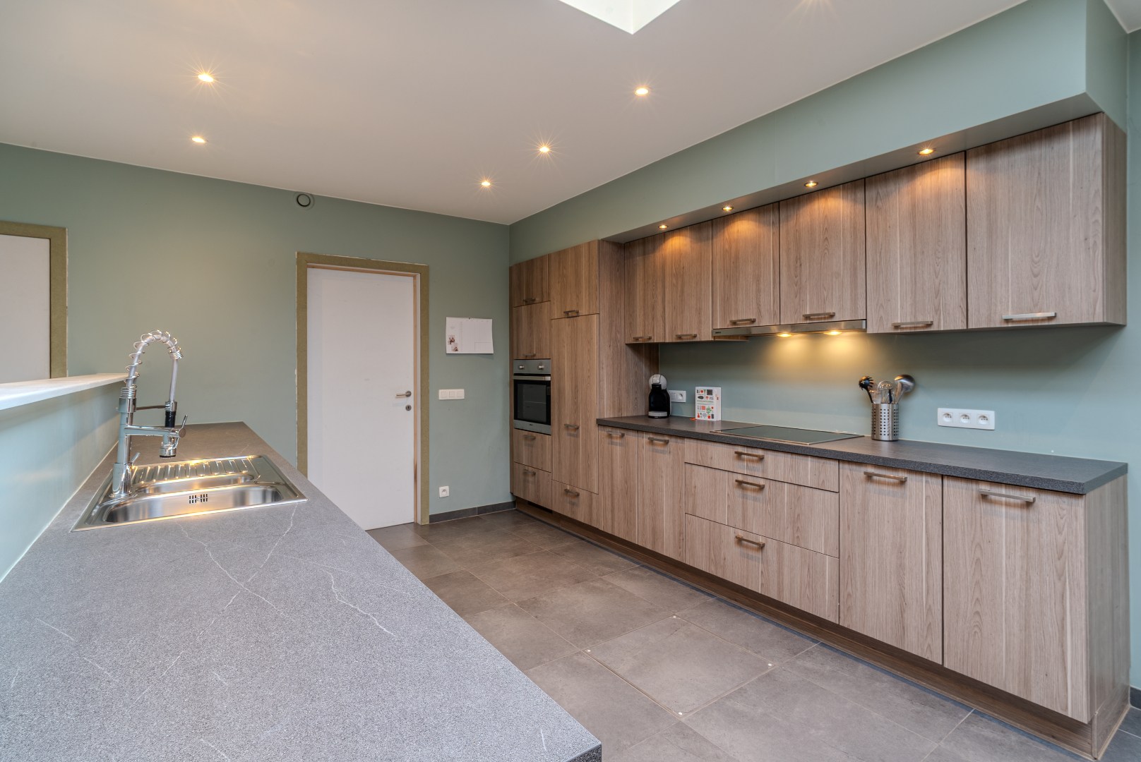 GERENOVEERDE WONING MET TUIN EN GARAGE - foto 4