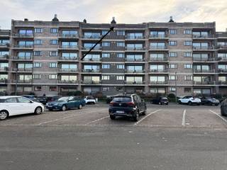 Zeer ruim appartement-penthouse op 6°verdieping,met 3 slpk,2 badk.,grote garage en berging(+25000€)groot terras vooraan en achteraan,inkomhal...