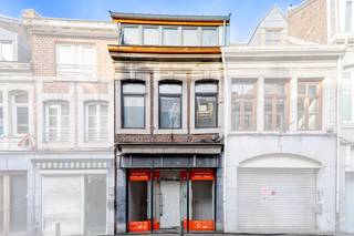 Bent u op zoek naar een pand met een optimale bereikbaarheid, op wandelafstand van de tram en de voorzieningen van het stadscentrum van Luik?...