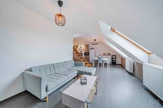 We Invest Sud-Luxembourg vous présente ce charmant duplex, idéalement situé à Messancy dans un environnement calme et recherché, à deux pas...