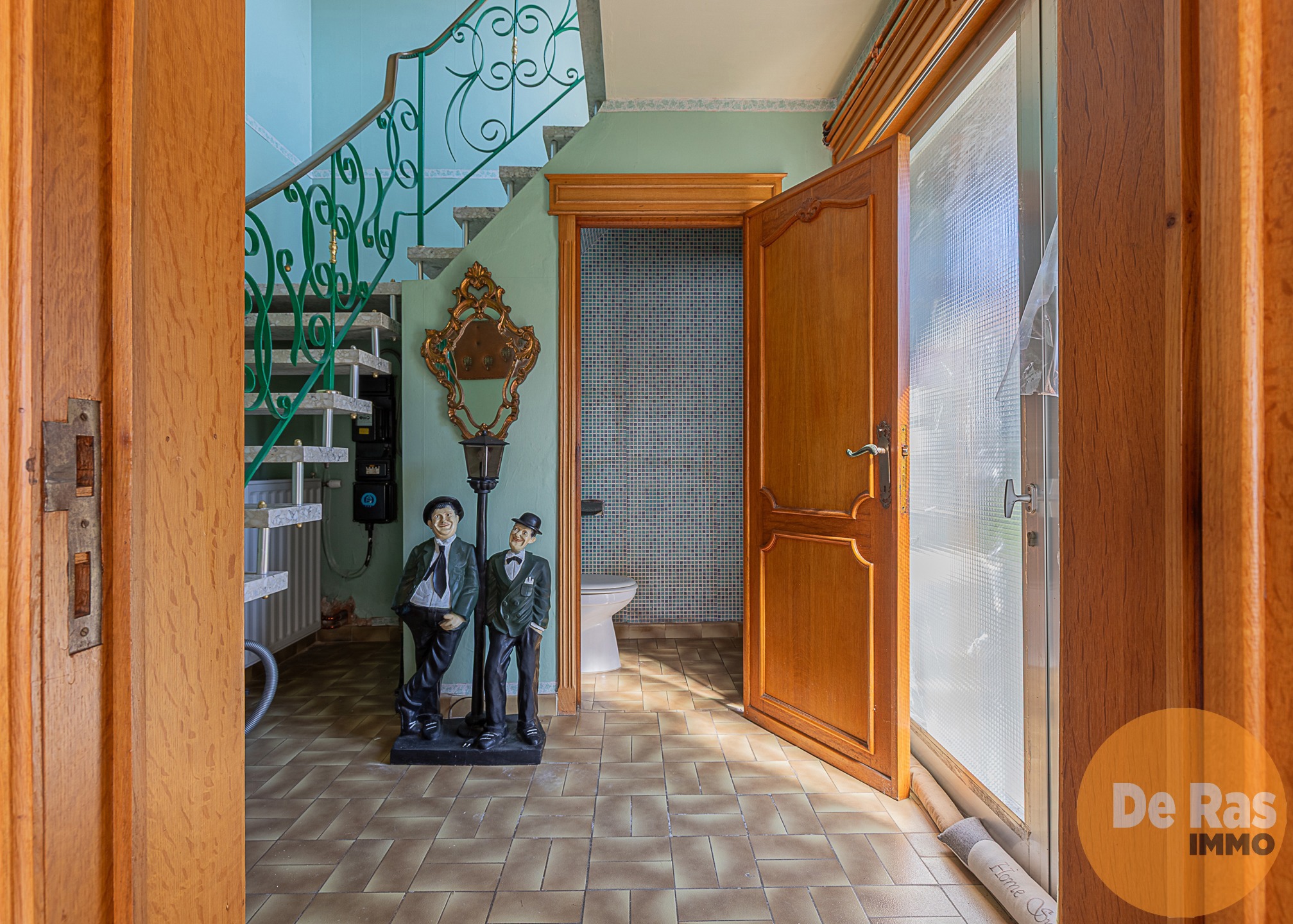 LIEDEKERKE - Ruime renovatiewoning met garage op toplocatie  - foto 3