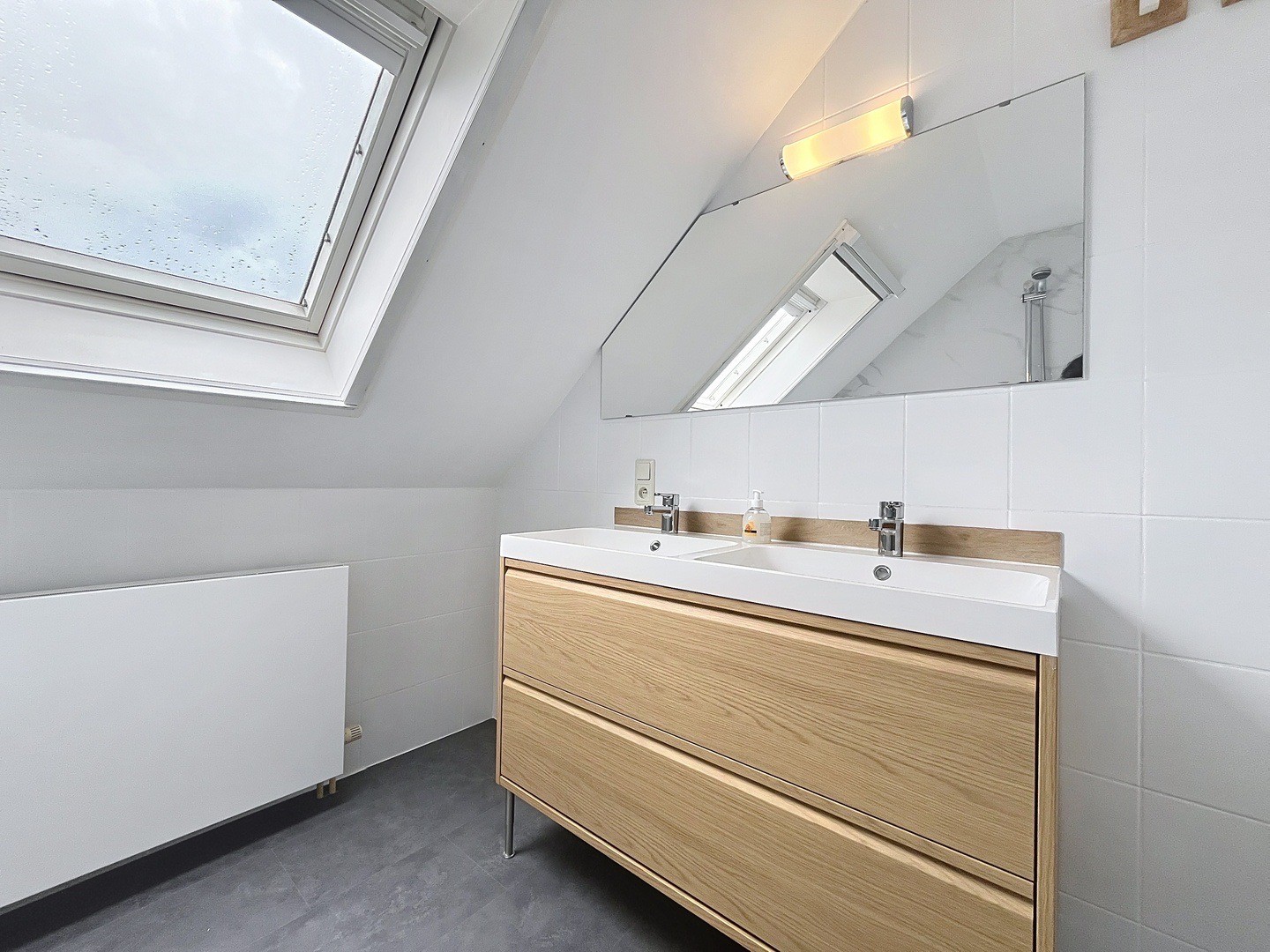 Instapklare, gerenoveerde villa in het hart van Kontich waar rust en comfort gegarandeerd worden - foto 4