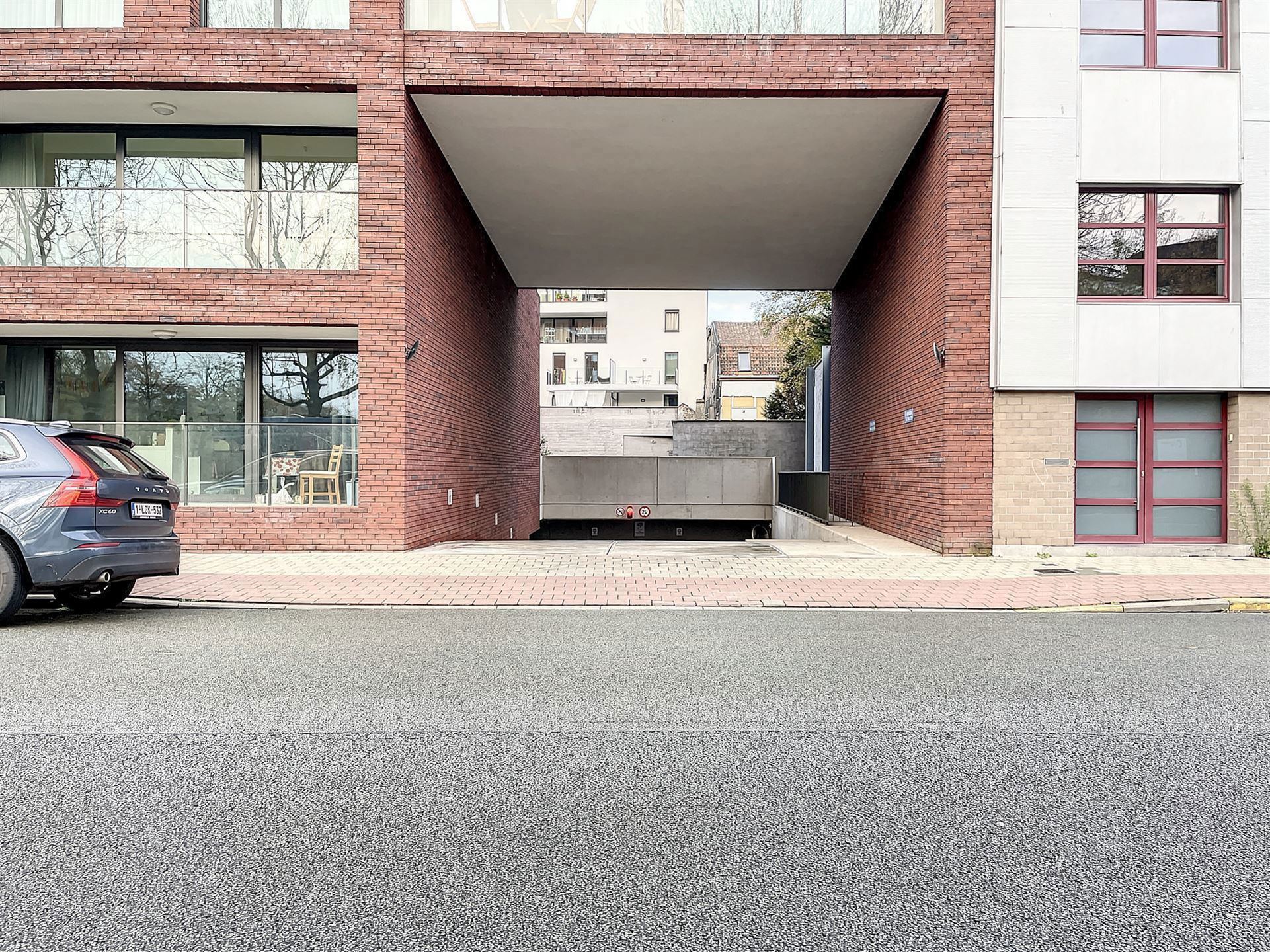 Ondergrondse staanplaats te huur in de residentie Jean Daskalides.