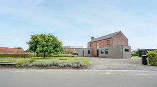 Deze open bebouwing in Ulbeek met 3 slaapkamers en een perceel van 2856 m² combineert ruimte, comfort en een rustige ligging in een groene...