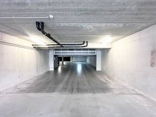 In de recente Residentie PIER KORNEL bieden wij een pakket van 5 ondergrondse autostaanplaatsen aan, genummerd P001, P002, P003, P313 en P314.De...