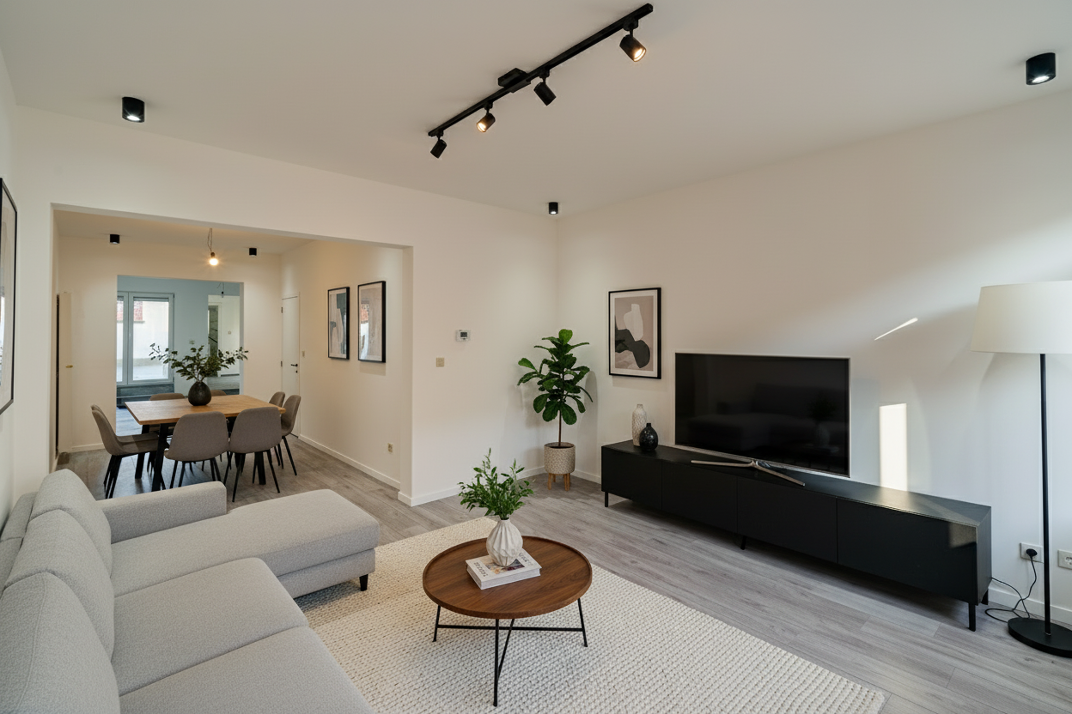 Ruime stadswoning met terras, garage en 4 SLPK in Mechelen - foto 2