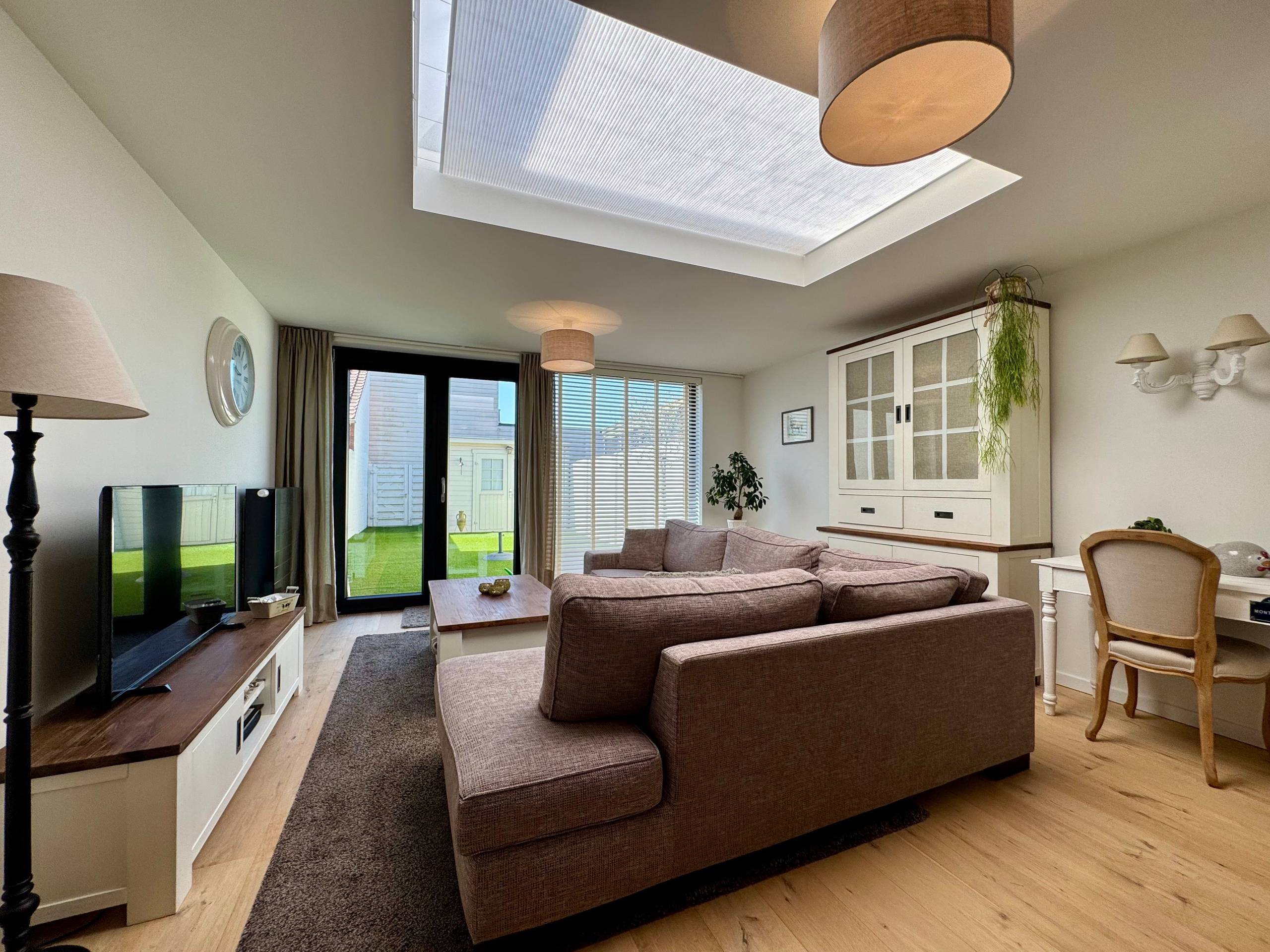 Gerenoveerde, bemeubelde woning te huur nabij het centrum van Eeklo. - foto 4