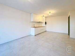 Dit nieuwbouwappartement is gelegen op de eerste verdieping van Residentie Ribera, een kleinschalige residentie langs de Oostendelaan te...