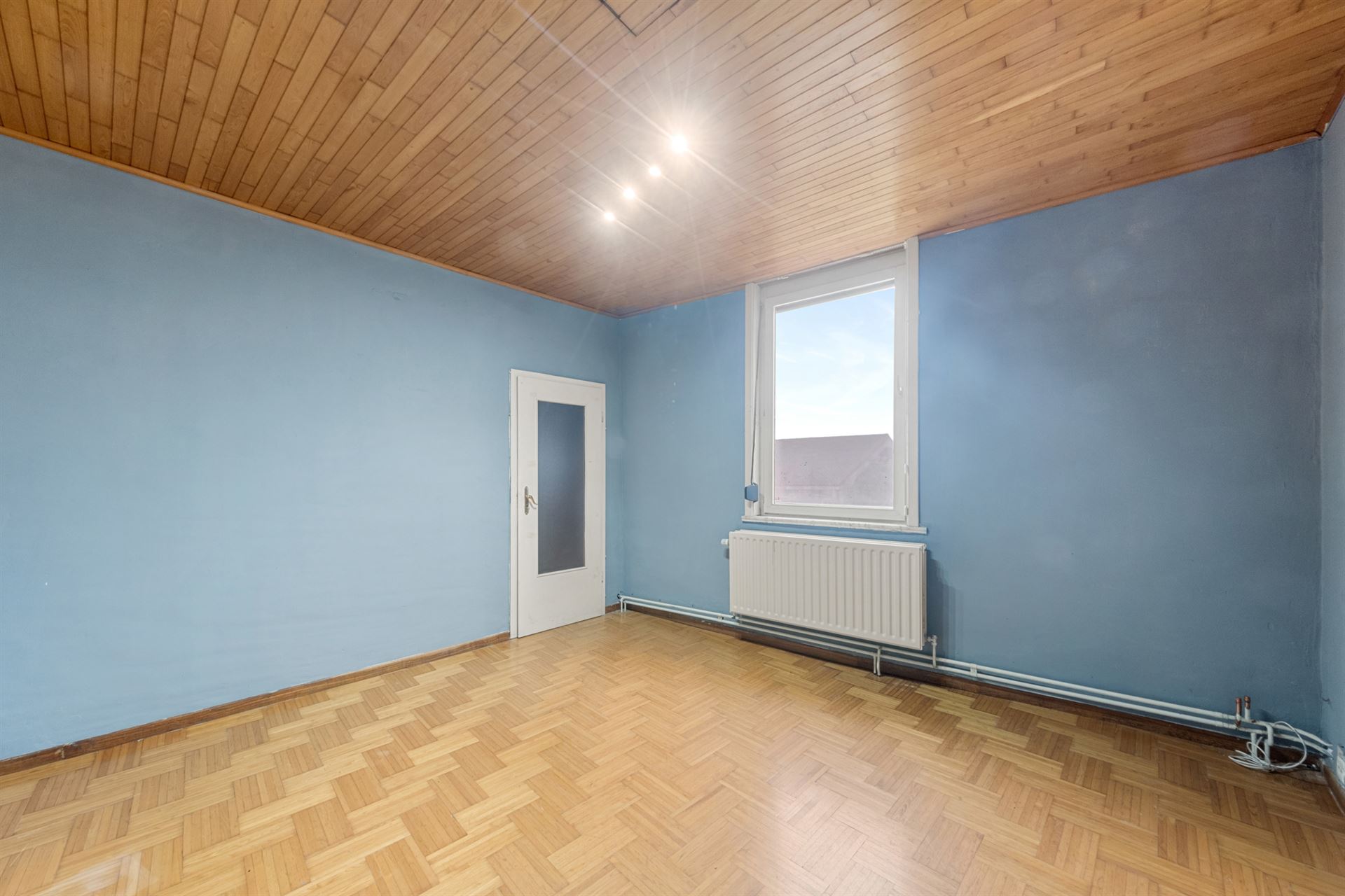 Ideaal gelegen gezinswoning met drie slaapkamers en garage - foto 5