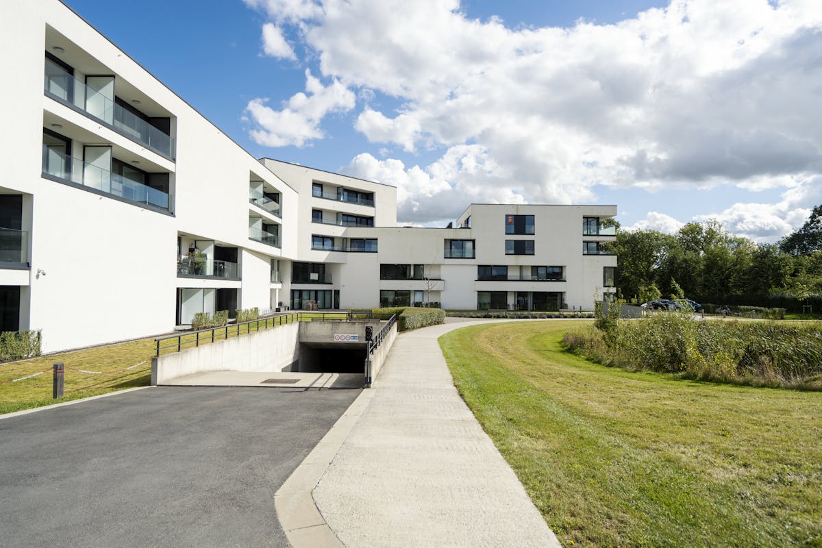 Well-maintained assisted living home with terrace and view in Zwevegem - photo 2