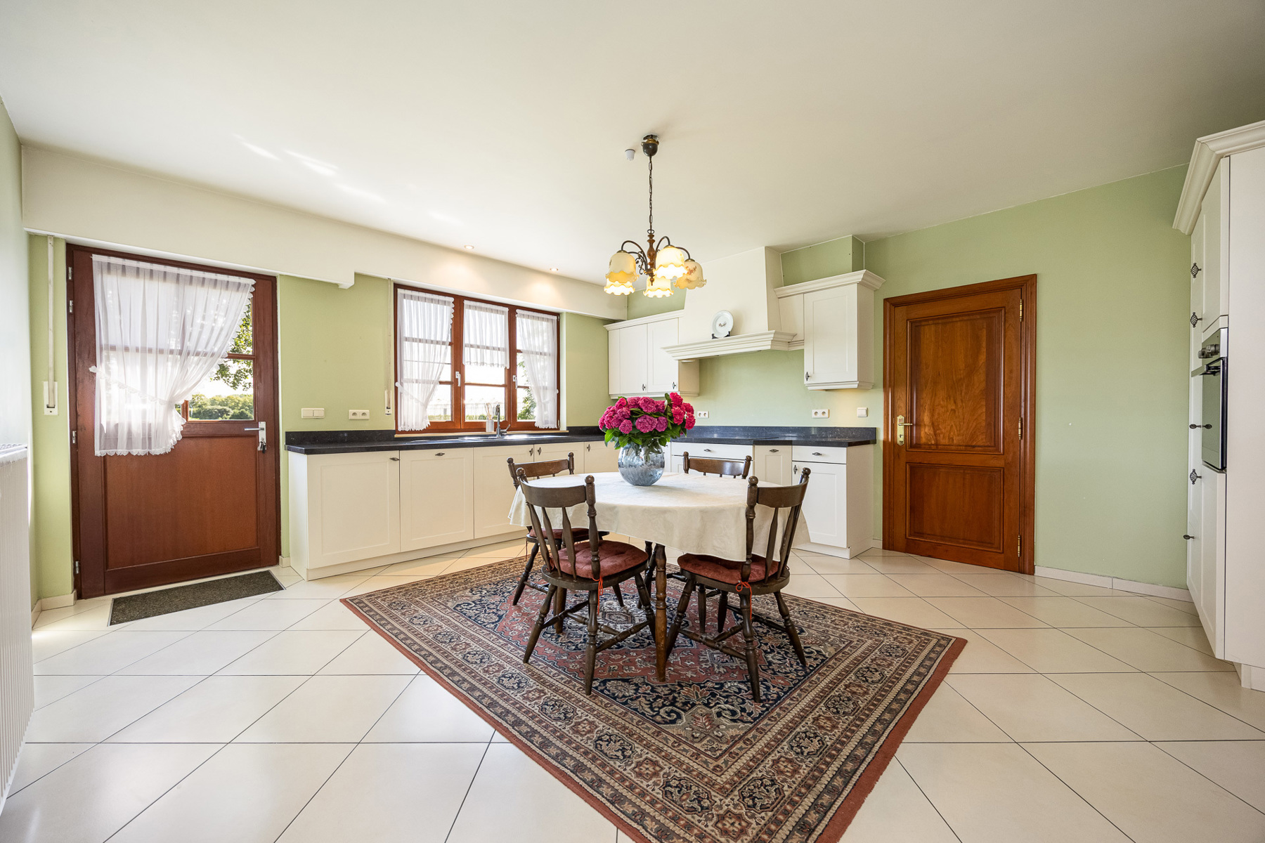 Prachtig ruime woning met uniek uitzicht op weilanden - foto 5