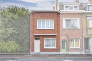 Charmant huis te koop aan de rand van Kortrijk en MarkeZoekt u een huis te koop in Kortrijk of omgeving? Ontdek dan dit bijzonder goed...