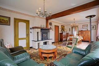 Ontdek deze charmante, landelijk gelegen woning in een rustige doodlopende straat, en toch op wandelafstand van het centrum van Buggenhout. Een...