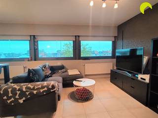 Op de doorgangsweg Boechout/Lier vinden we dit aangenaam 2-slaapkamer appartement in een recent gebouw zonder lift.Het betreft een zeer verzorgd...