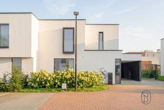 Bezoekmoment dinsdag 17/02 van 16h tot 18h30!Te koop: prachtig ingerichte recente, energiezuinige woning op topligging en wandelafstand van het...