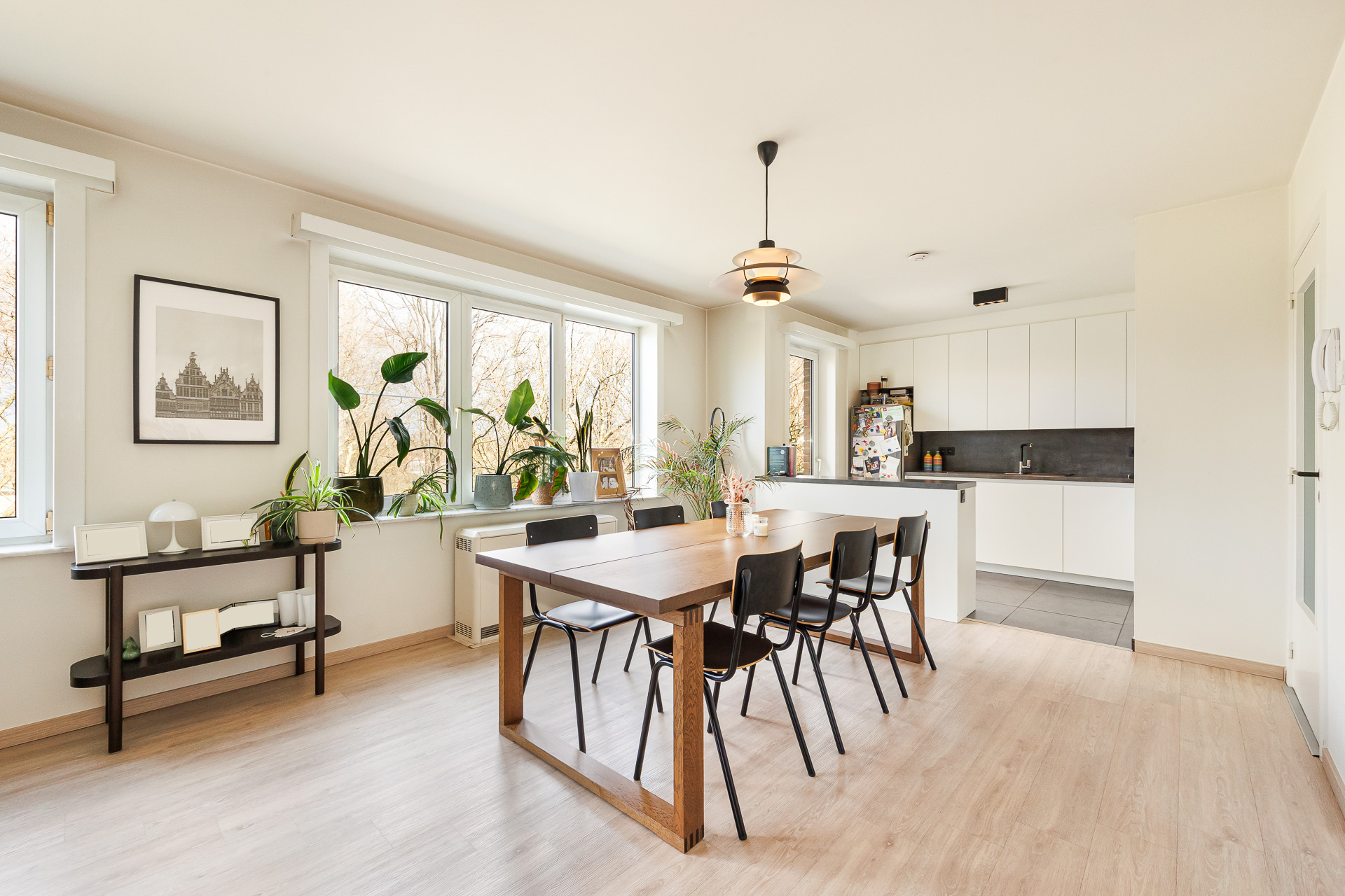 Lichtrijk instapklaar appartement met 2 slpk's en parking - foto 5