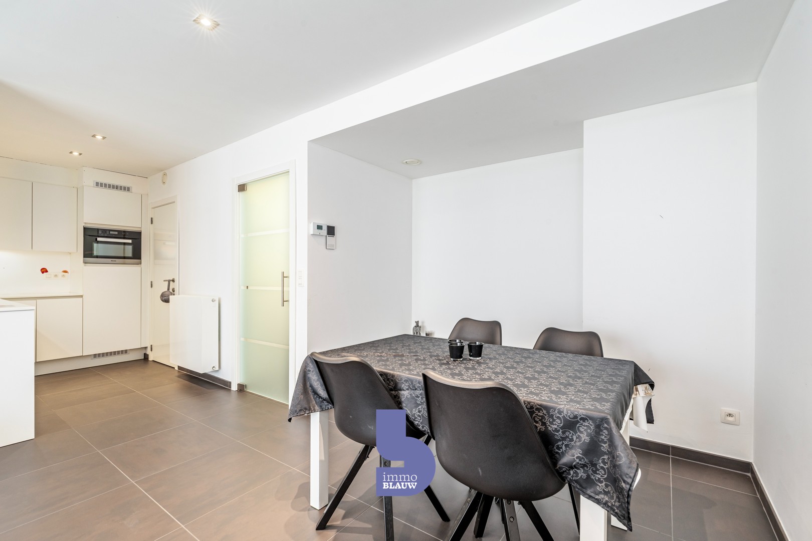 Ruim éénslaapkamer appartement met zonnig terras - foto 4