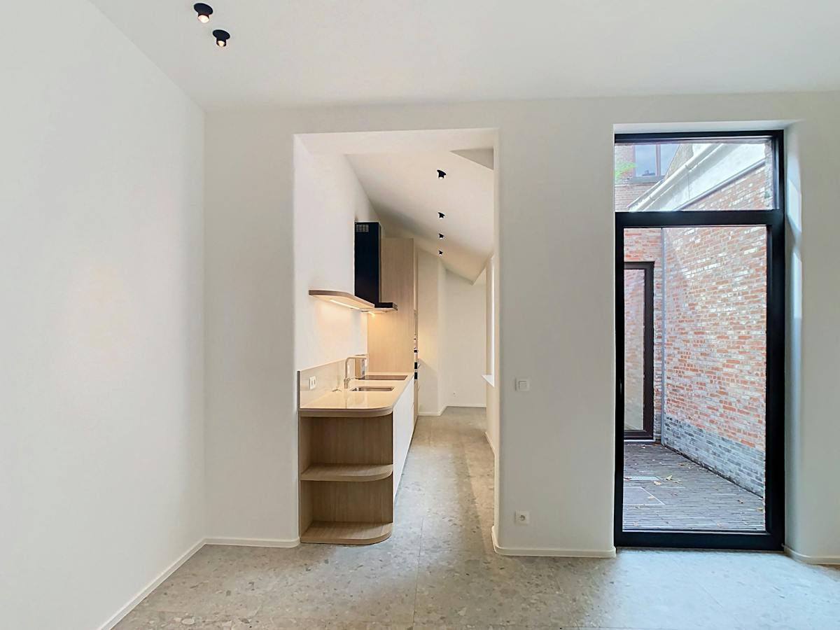Volledig gerenoveerde gezinswoning met 3 slaapkamers te huur in Brugge - foto 4