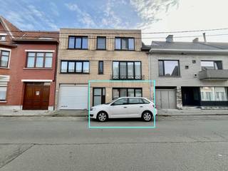 Gelijkvloers appartement te huur in Zelzate. Winkels, openbaar vervoer, scholen e.d. bevinden zich in de nabije omgeving.Het appartement omvat een...